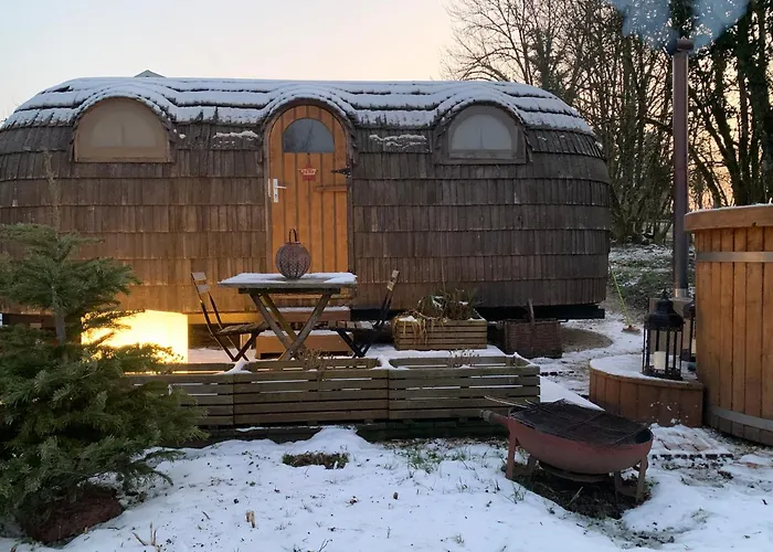 Cabane En Bois Avec Bain Nordique Et Sauna